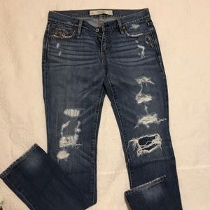 Distressed skinny jeans